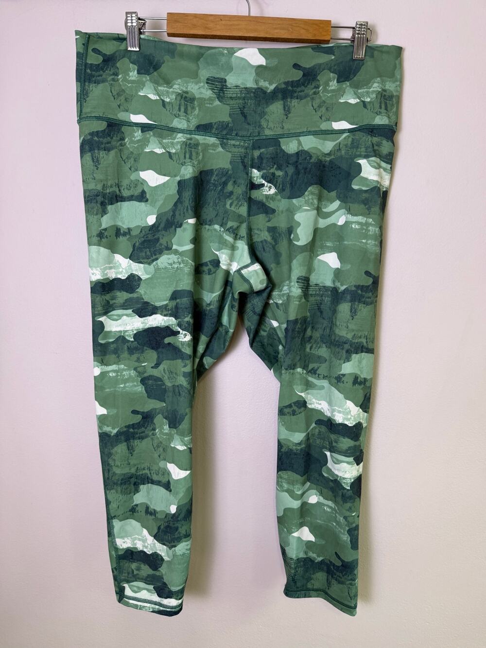 Fabletics PowerHold Leggings 2X Green Camo High Rise Compression Activewear